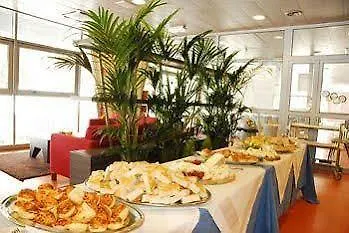 Villaggio Olympic Centre מלון 3*