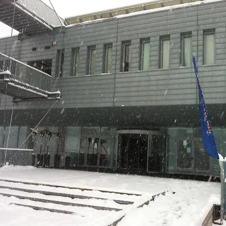 מלון Villaggio Olympic Centre 3*