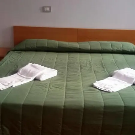 מלון Villaggio Olympic Centre 3*