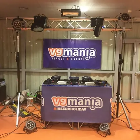 מלון Villaggio Olympic Centre 3*