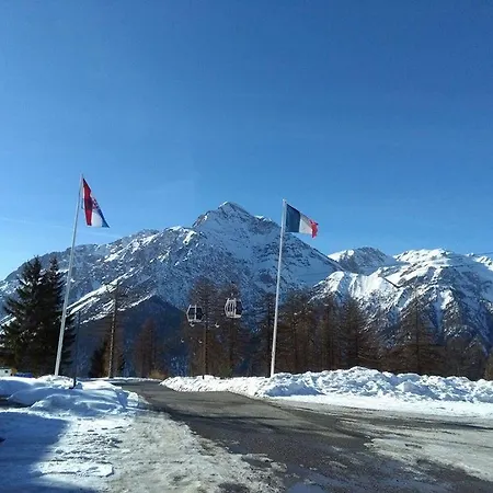 Hotel Villaggio Olympic Centre 3*