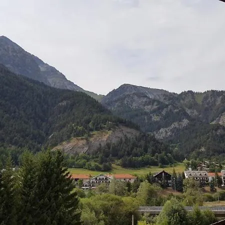 Villaggio Olympic Centre מלון