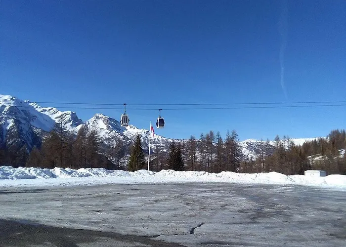 Hotel Villaggio Olympic Centre 3*